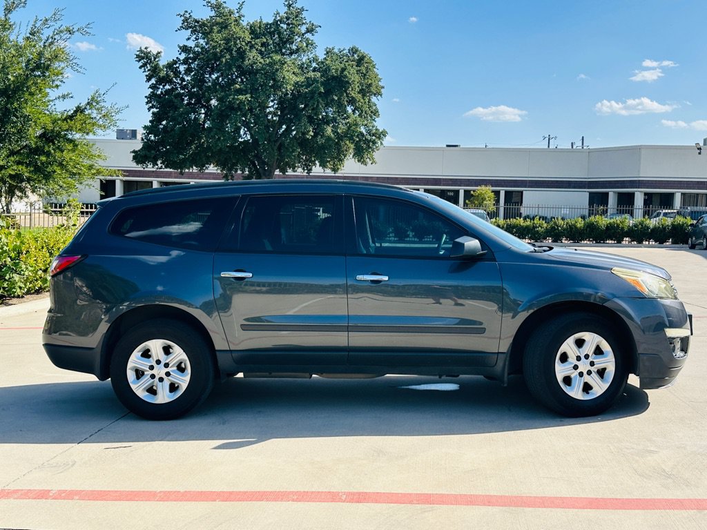 Used 2013 Chevrolet Traverse LS FWD image 9