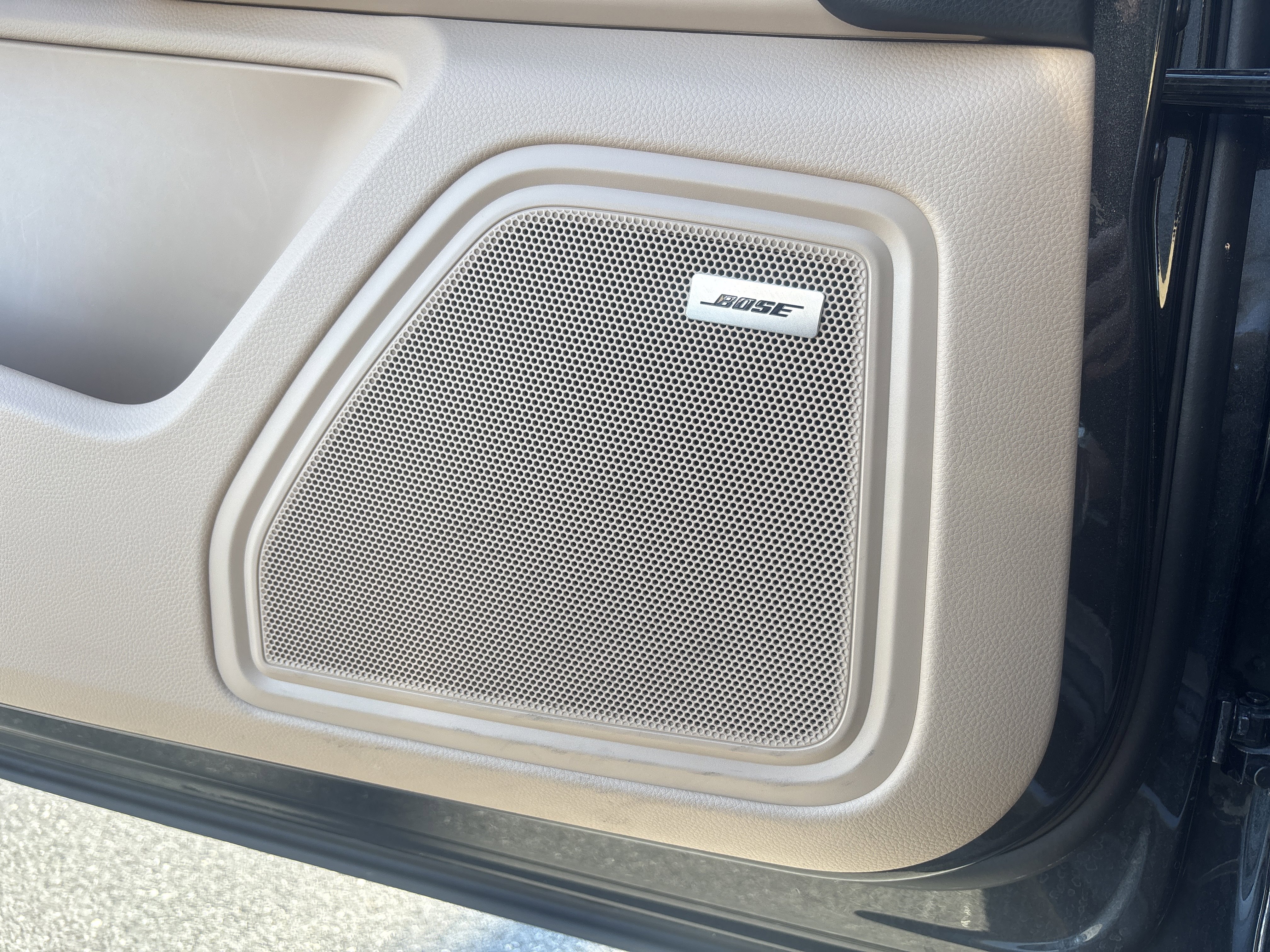 Certified 2025 Porsche Macan image 28