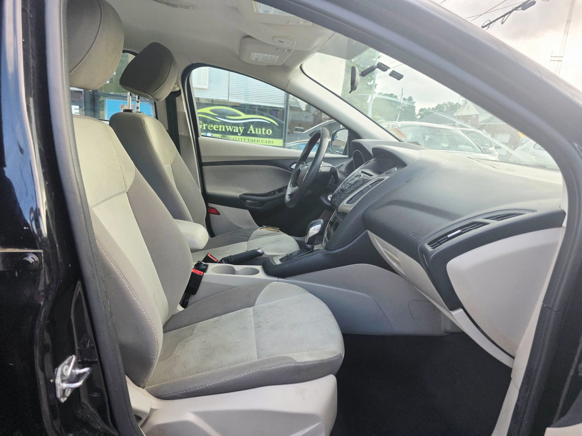 Used 2014 Ford Focus SE FWD image 12