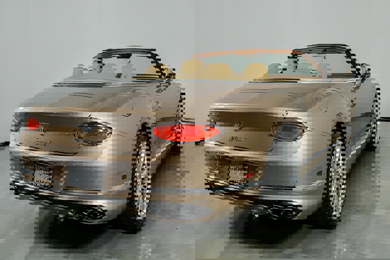 Used 2021 Bentley Continental GT image 12