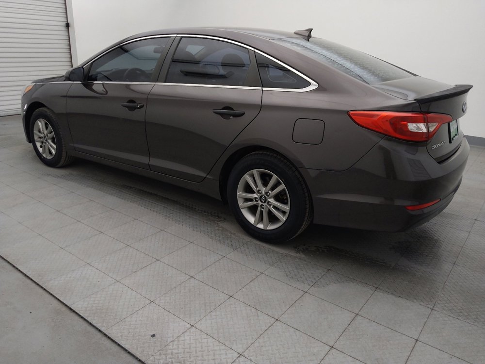 Used 2015 Hyundai Sonata SE image 3