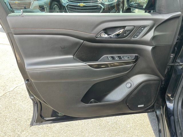 Used 2021 GMC Acadia AT4 w/ Technology Package image 17