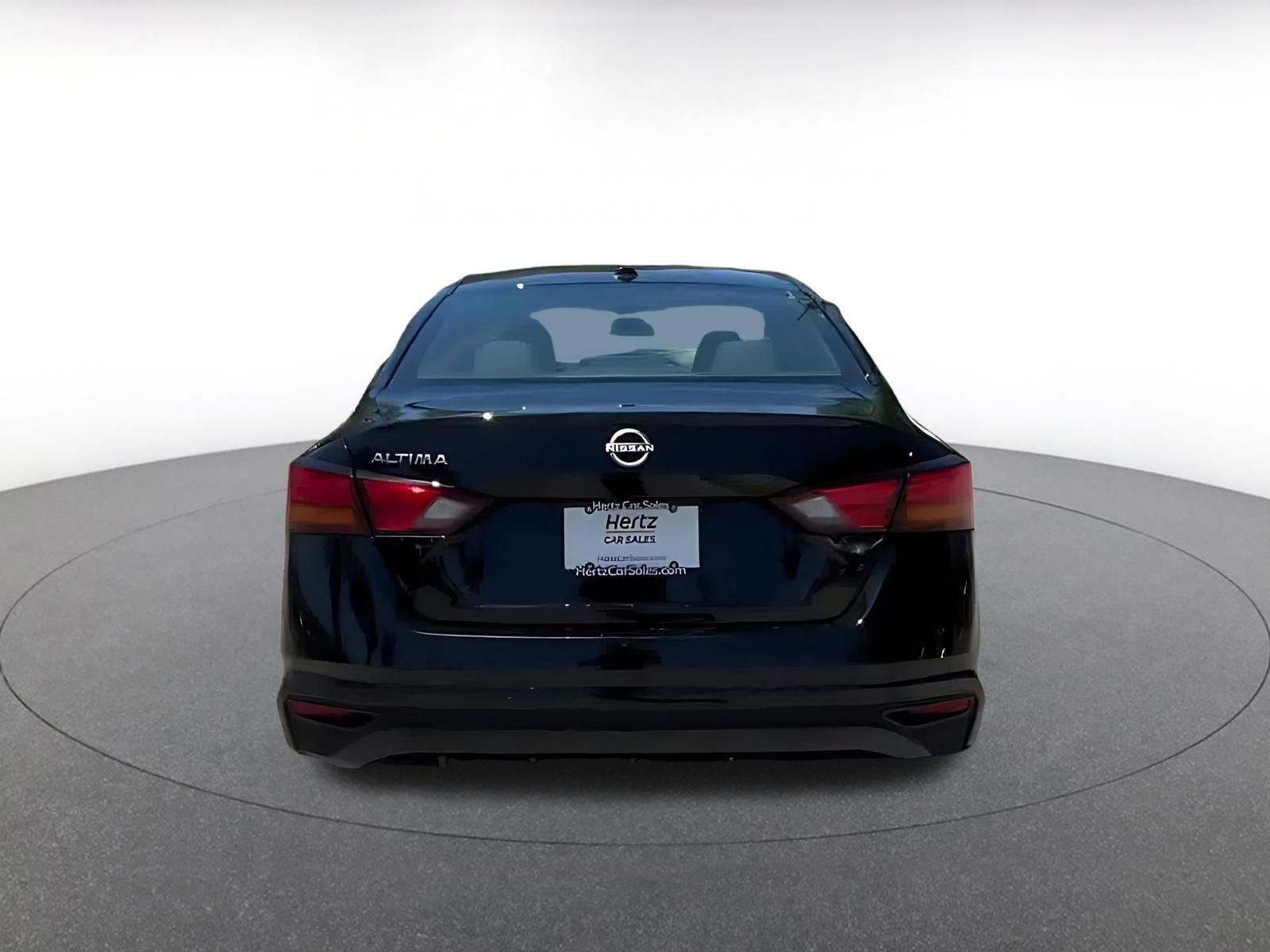 Used 2025 Nissan Altima 2.5 SV image 11