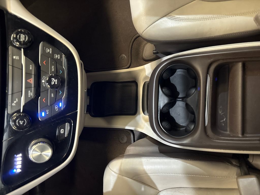Used 2017 Chrysler Pacifica Touring-L FWD image 21