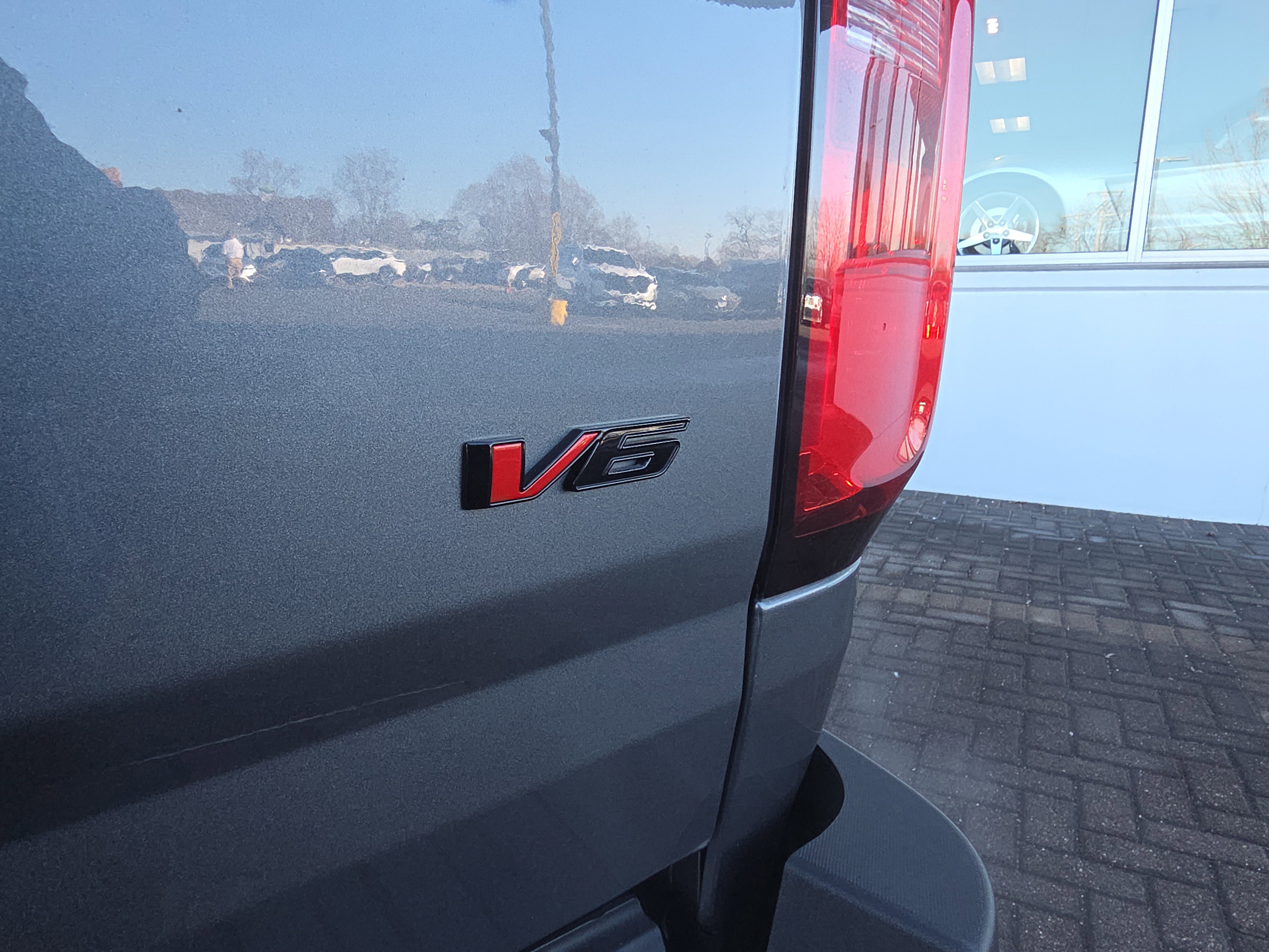 Used 2022 Chevrolet Colorado LT w/ LT Convenience Package image 10