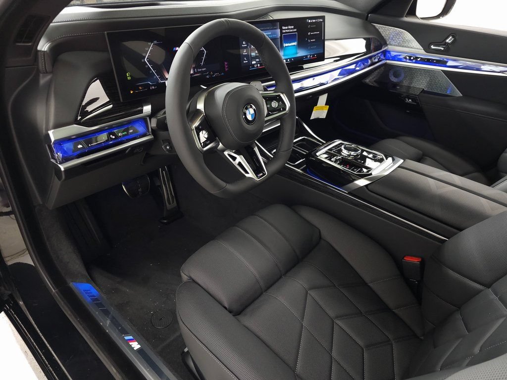 Used 2026 BMW 760i xDrive w/ Executive Package AWD/4WD image 11