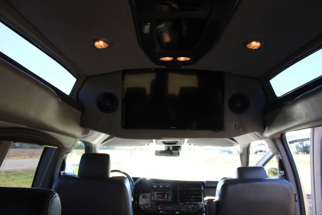 Used 2019 GMC Savana 2500 w/ Enhanced Convenience Package image 24