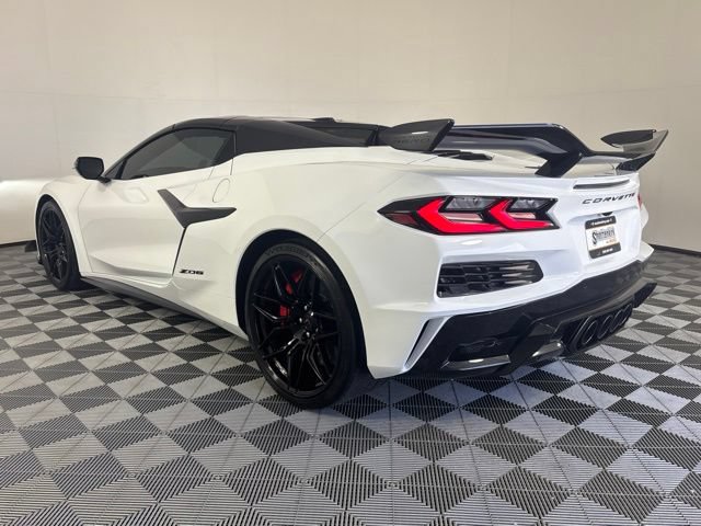 Used 2023 Chevrolet Corvette Z06 w/ Z07 Performance Package RWD image 35