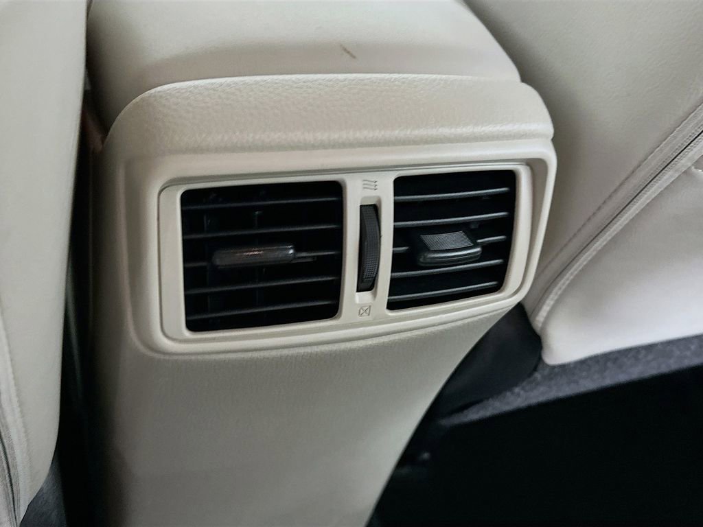 Used 2021 Nissan Rogue Sport SL image 34