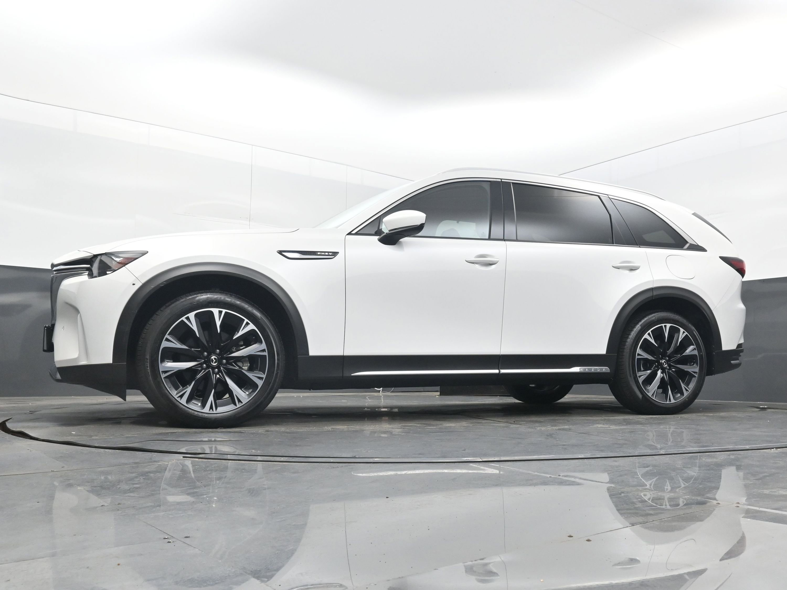 Used 2024 MAZDA CX-90 Plug-In Hybrid w/ Premium Pkg image 23