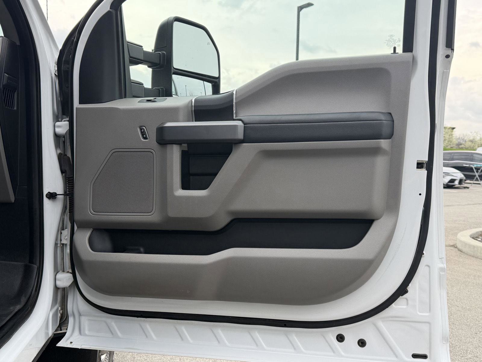 Used 2018 Ford F350 XLT image 53