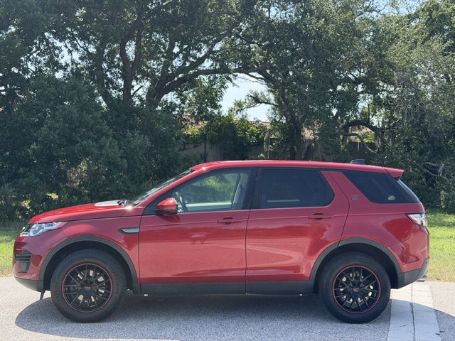 Used 2019 Land Rover Discovery Sport SE AWD/4WD image 2