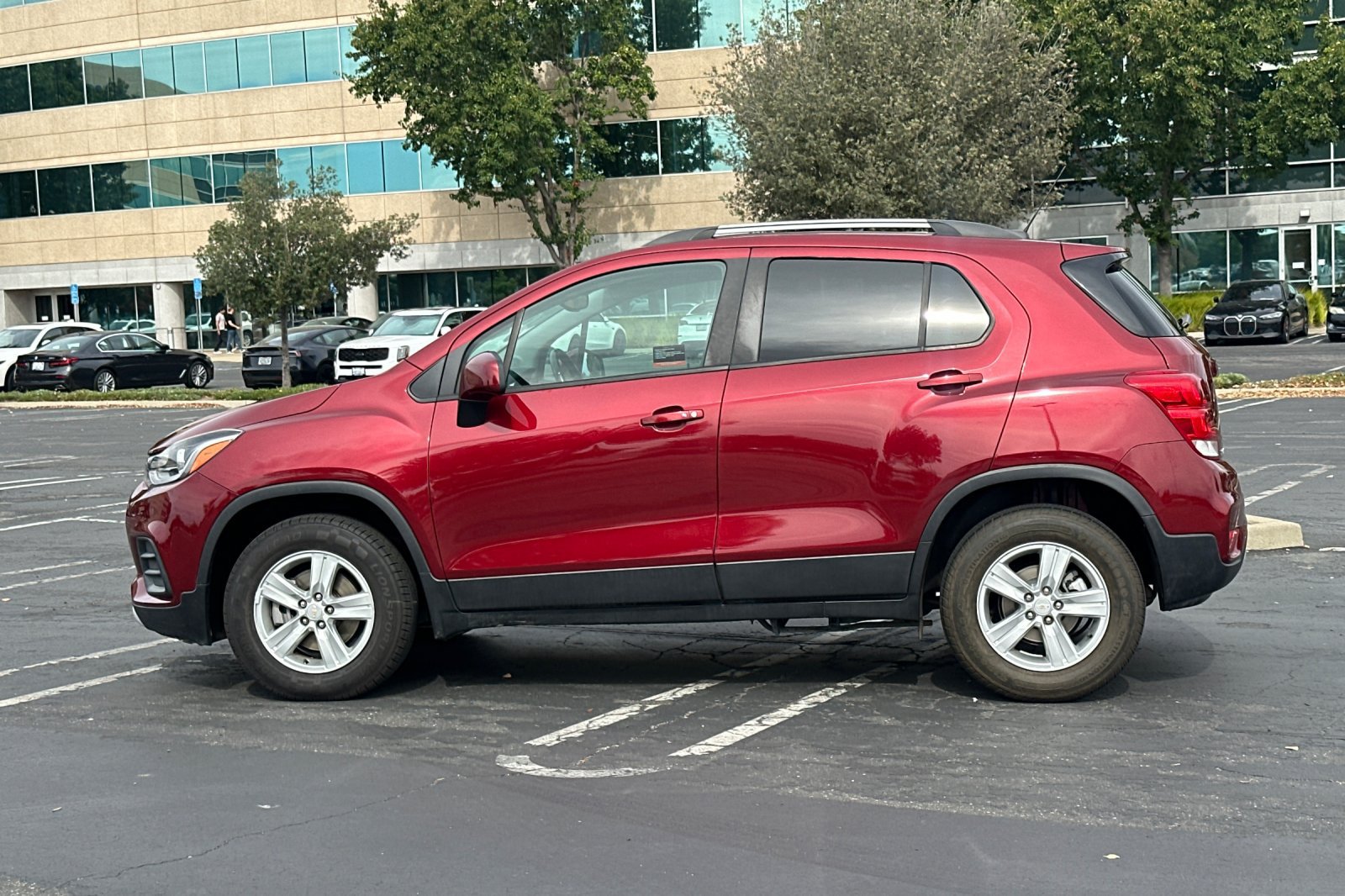 Used 2022 Chevrolet Trax LT w/ Driver Confidence Package AWD/4WD image 7