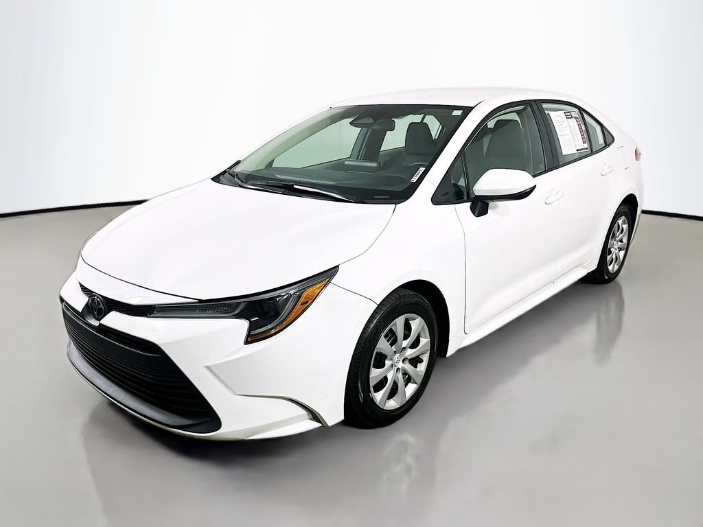 Used 2023 Toyota Corolla LE FWD image 3