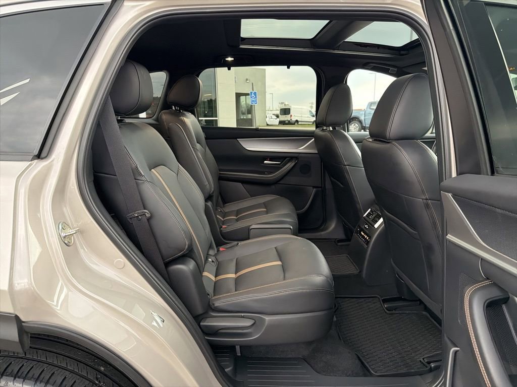 Used 2024 MAZDA CX-90 Plug-In Hybrid w/ Premium Plus image 18