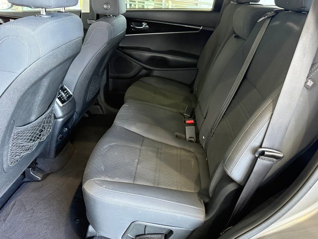 Used 2019 Kia Sorento LX image 32
