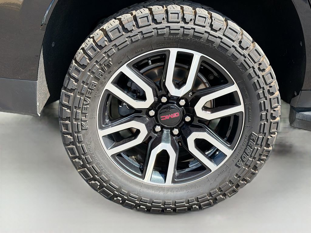 Used 2021 GMC Yukon AT4 w/ Technology Package AWD/4WD image 10