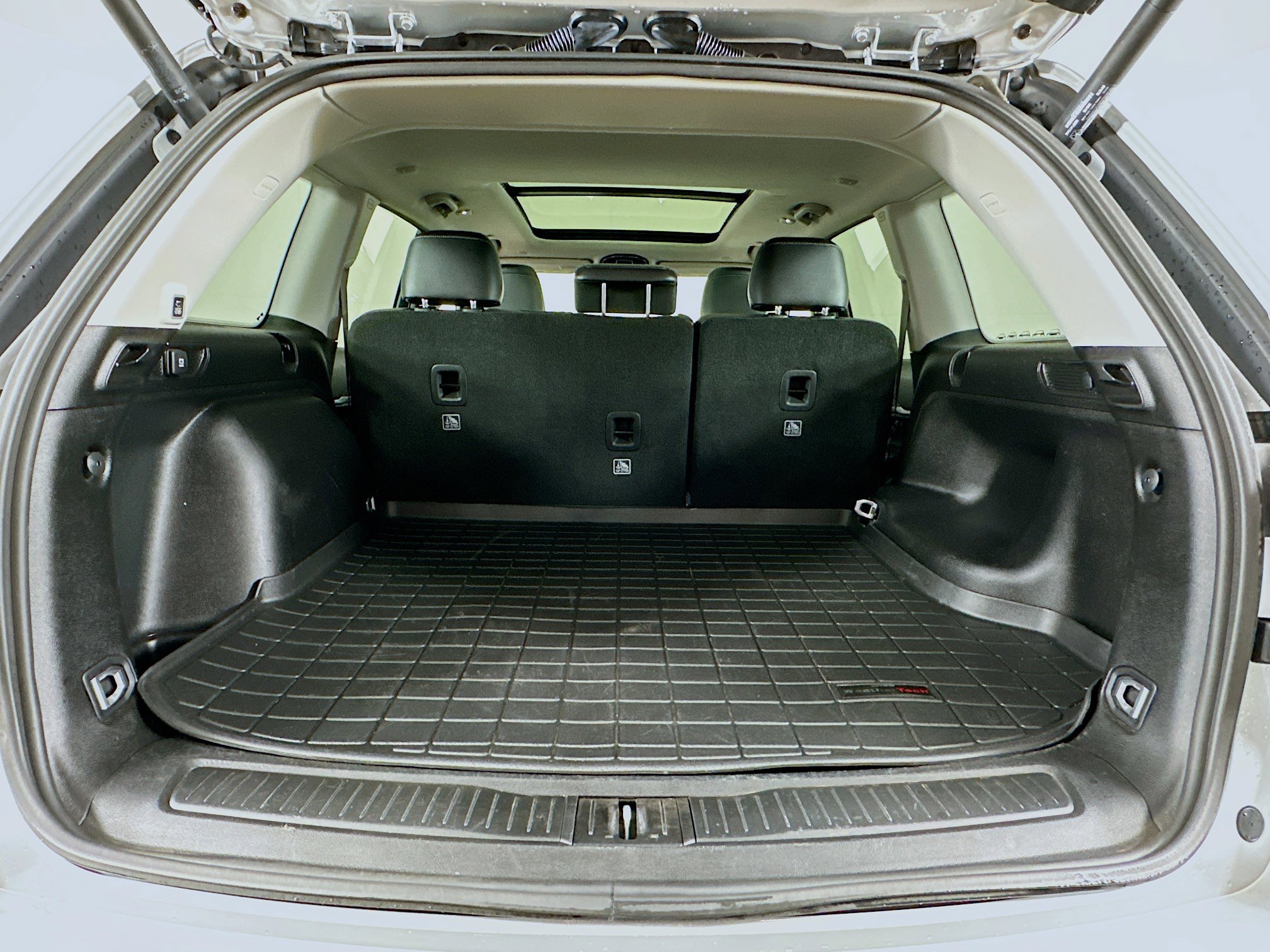 Used 2023 Jeep Grand Cherokee Limited image 30