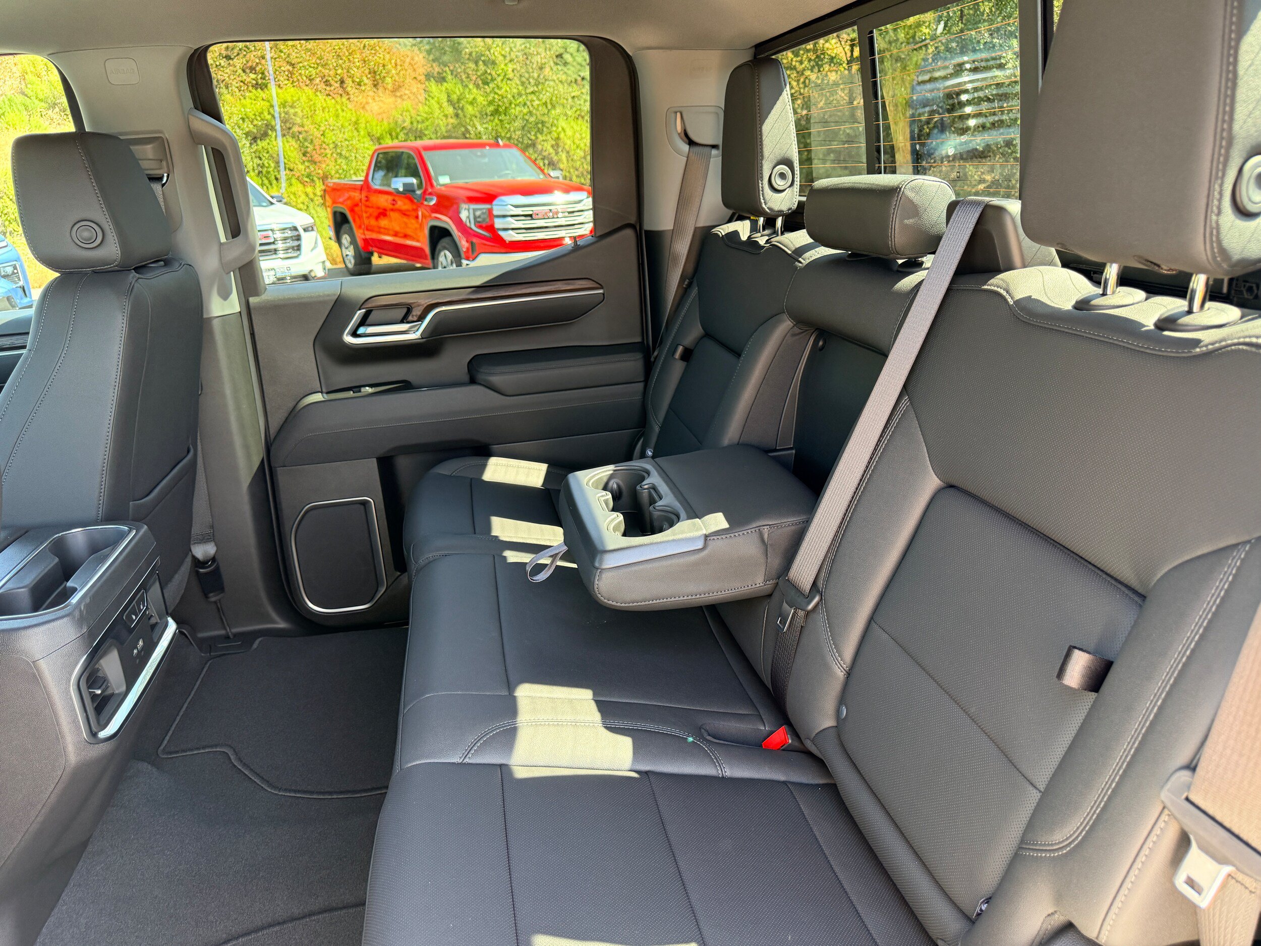 New 2026 GMC Sierra 1500 SLT w/ SLT Convenience Package AWD/4WD image 9