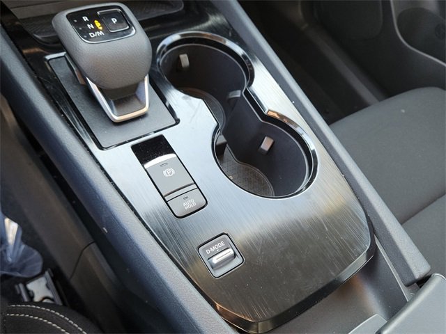 Used 2025 Nissan Rogue S image 21