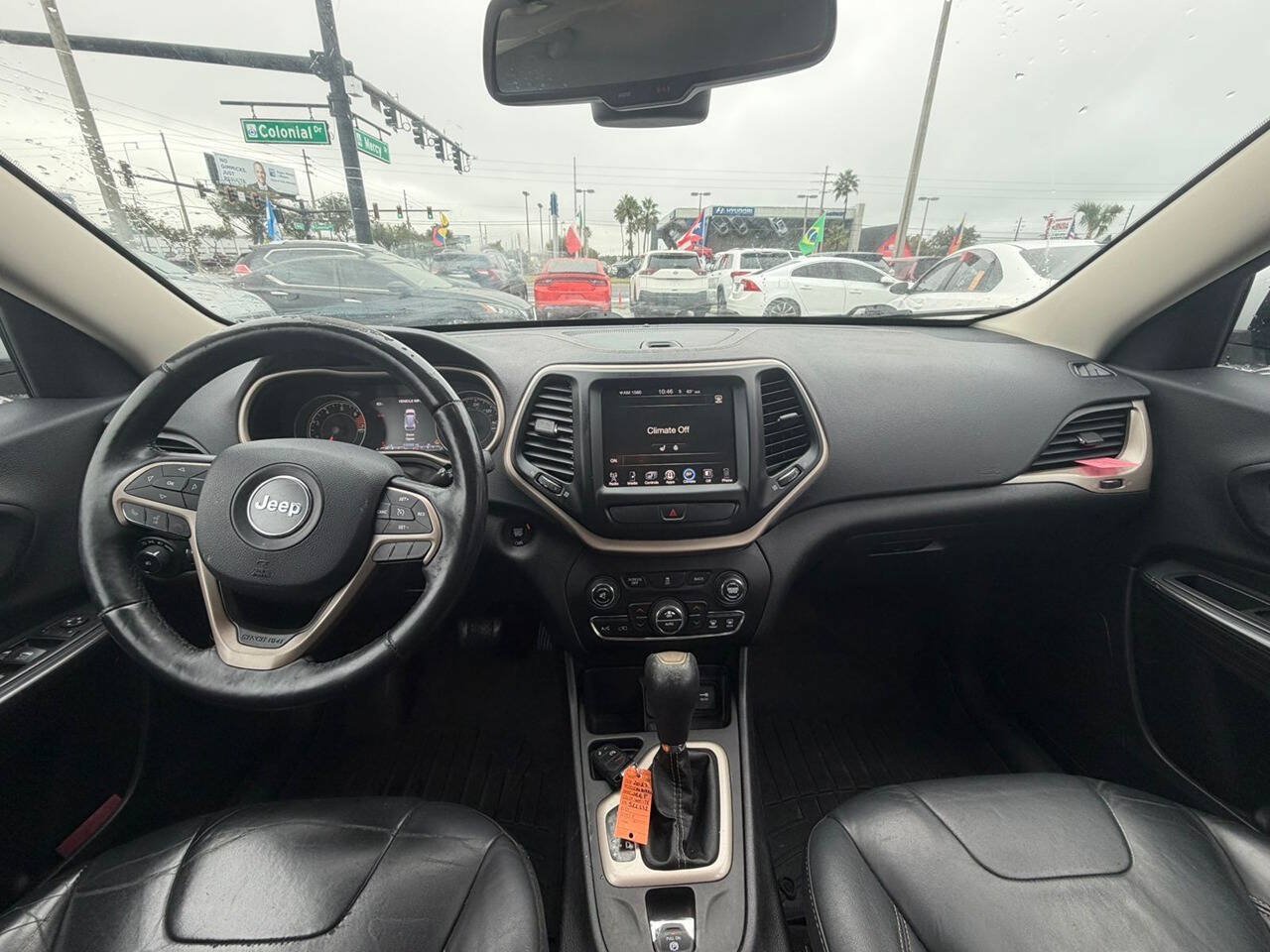 Used 2017 Jeep Cherokee Limited FWD image 10