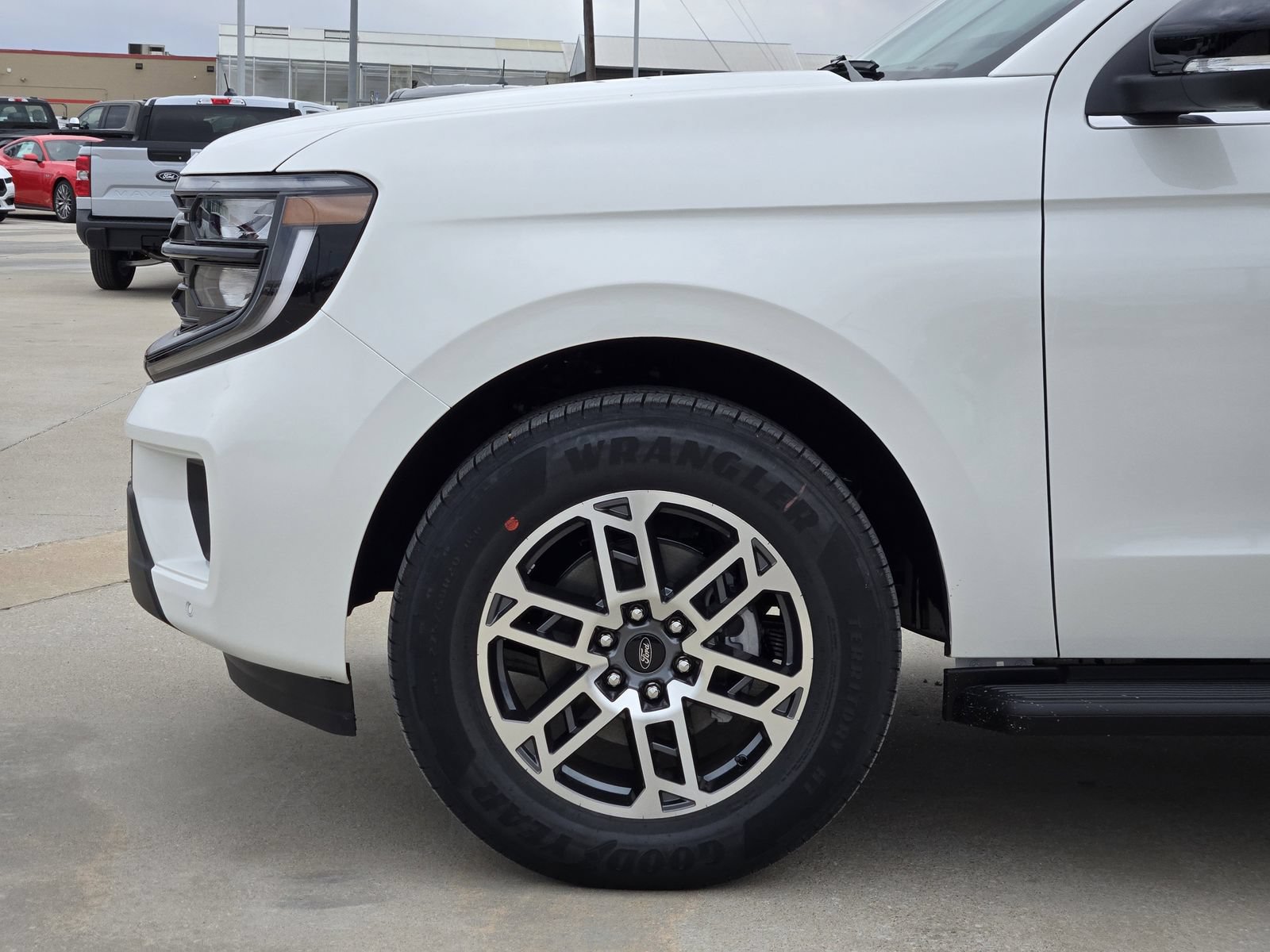 New 2026 Ford Expedition Active RWD image 9