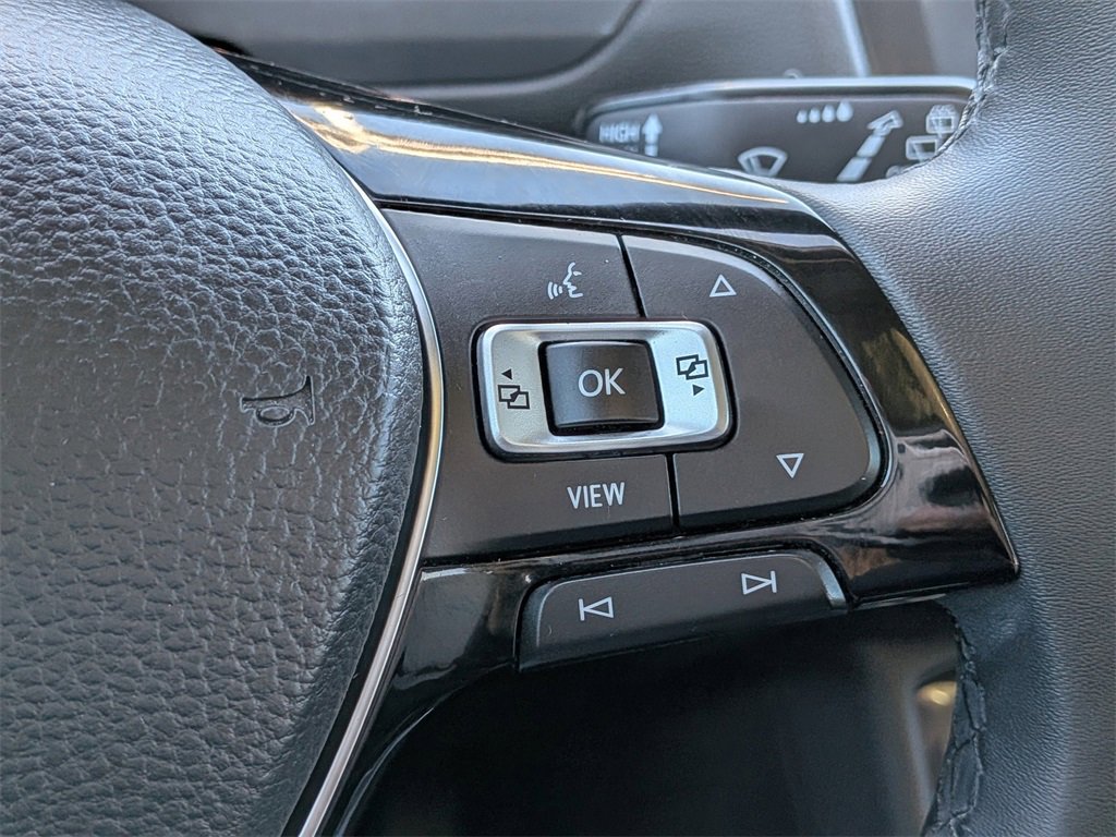 Used 2020 Volkswagen Tiguan SEL image 28