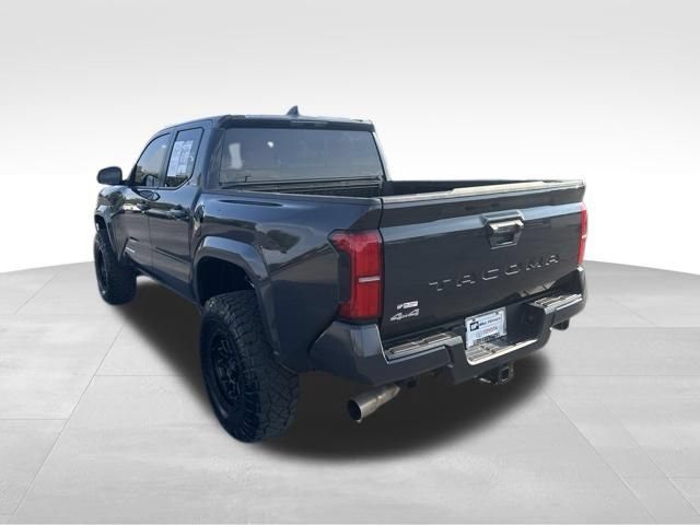 Used 2025 Toyota Tacoma SR5 AWD/4WD image 3