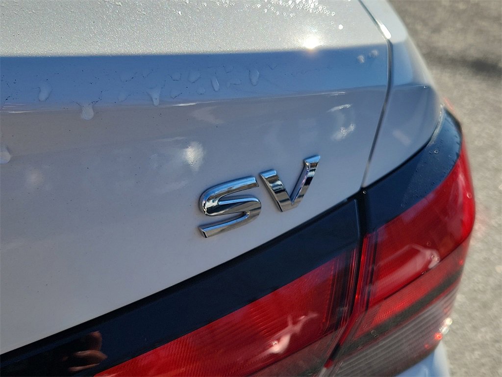 Used 2024 Nissan Versa SV w/ Trunk Package image 30