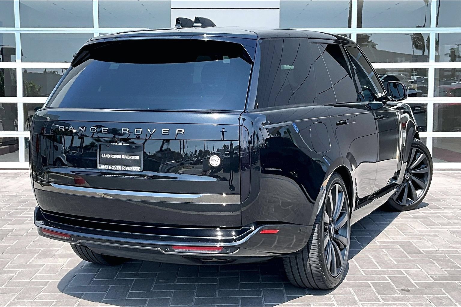 Certified 2023 Land Rover Range Rover SV AWD/4WD image 13
