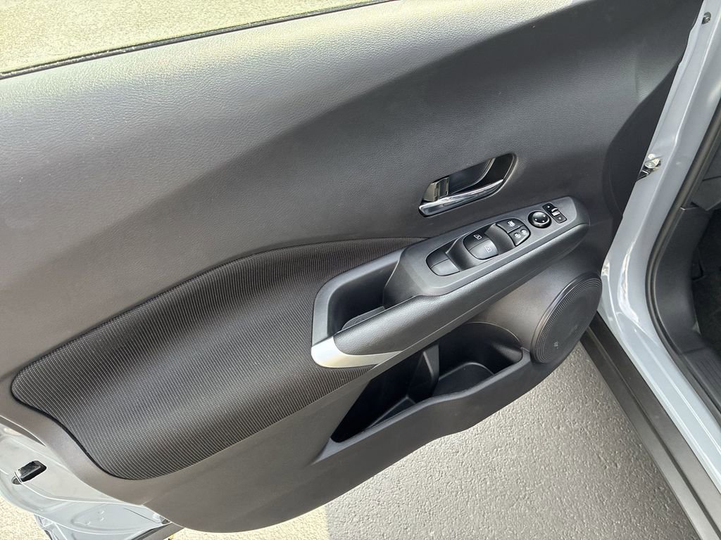 Used 2024 Nissan Kicks SV FWD image 13