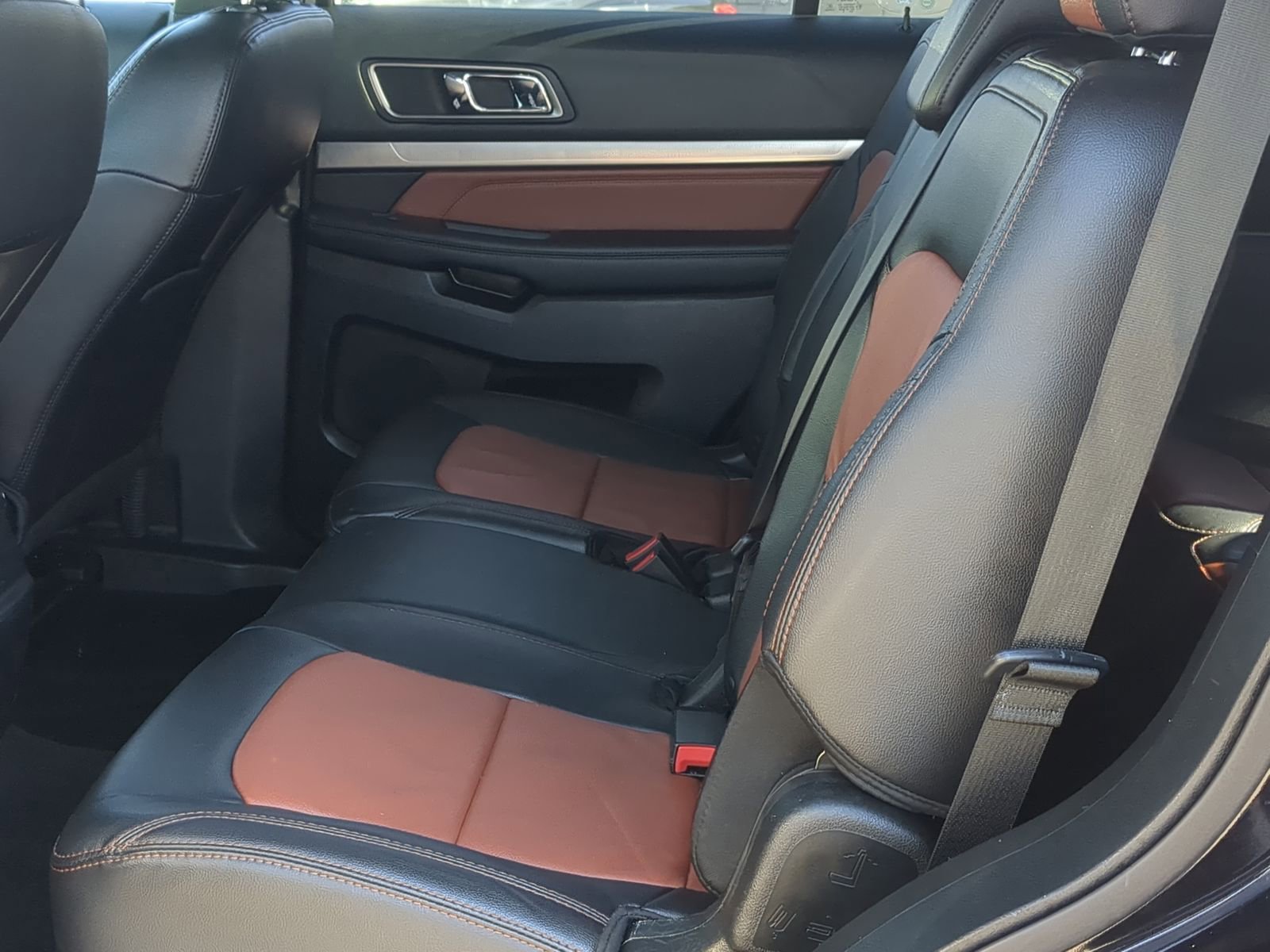 Used 2019 Ford Explorer XLT w/ Equipment Group 202A image 26