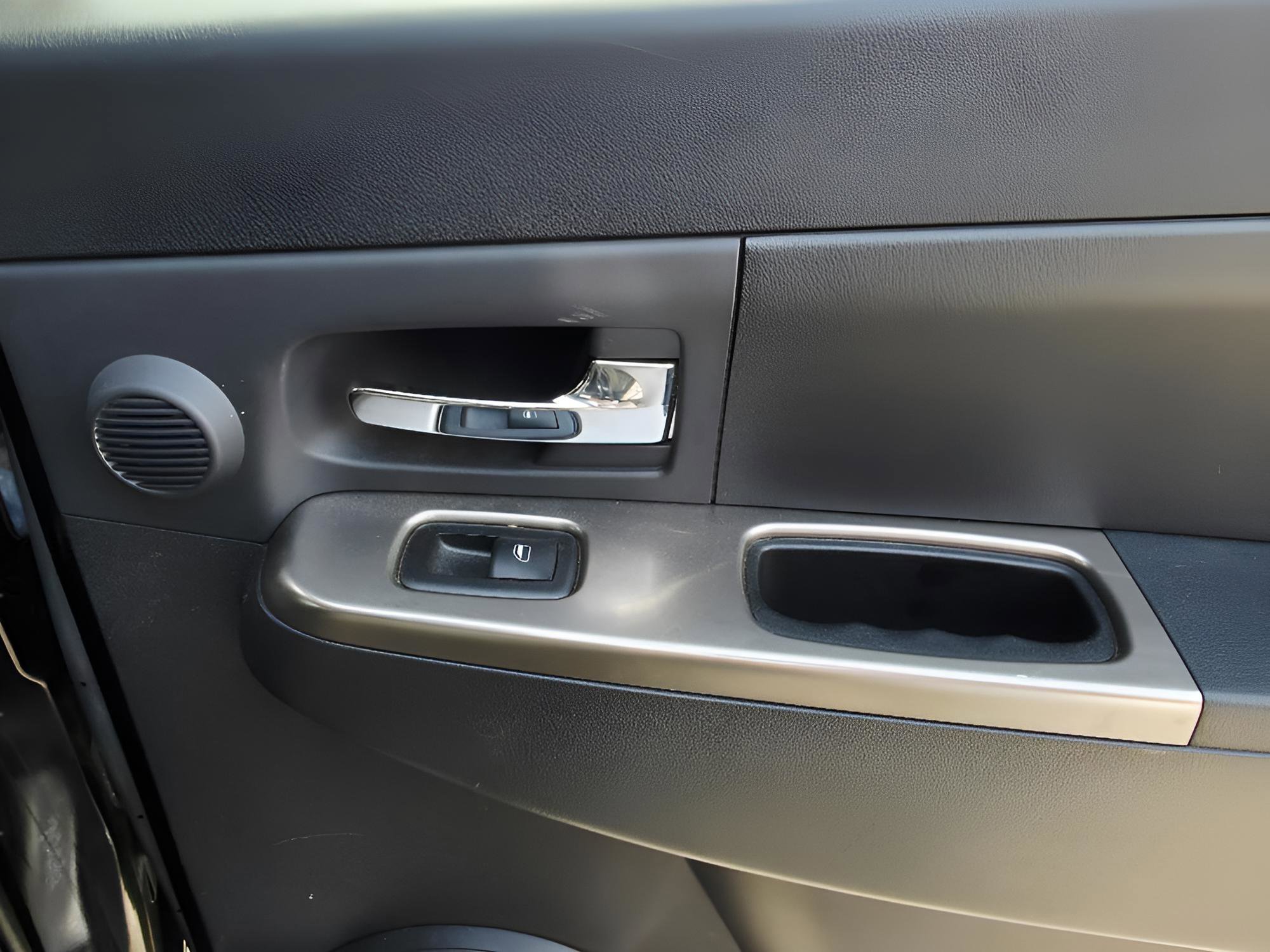 Used 2012 Jeep Liberty Limited Jet w/ Chrome Accents Group image 14