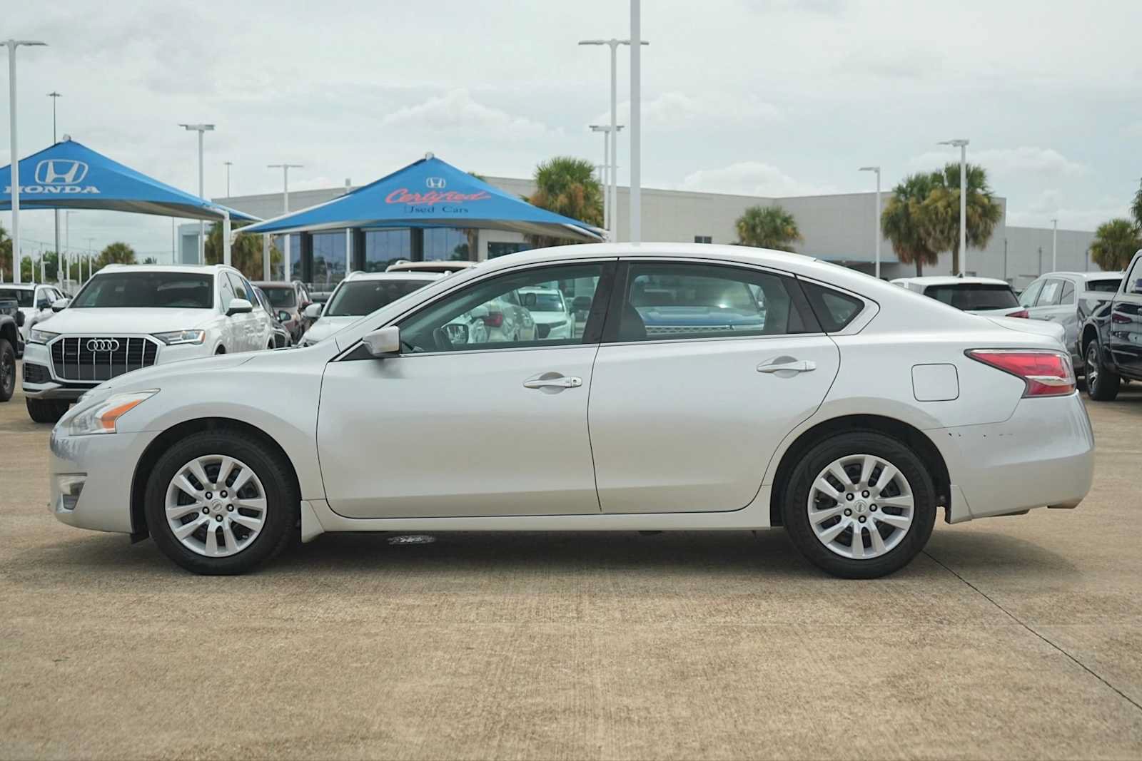 Used 2015 Nissan Altima 2.5 S w/ Power Driver Seat Package FWD image 3
