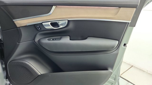 Certified 2026 Volvo XC90 B5 Core AWD/4WD image 38