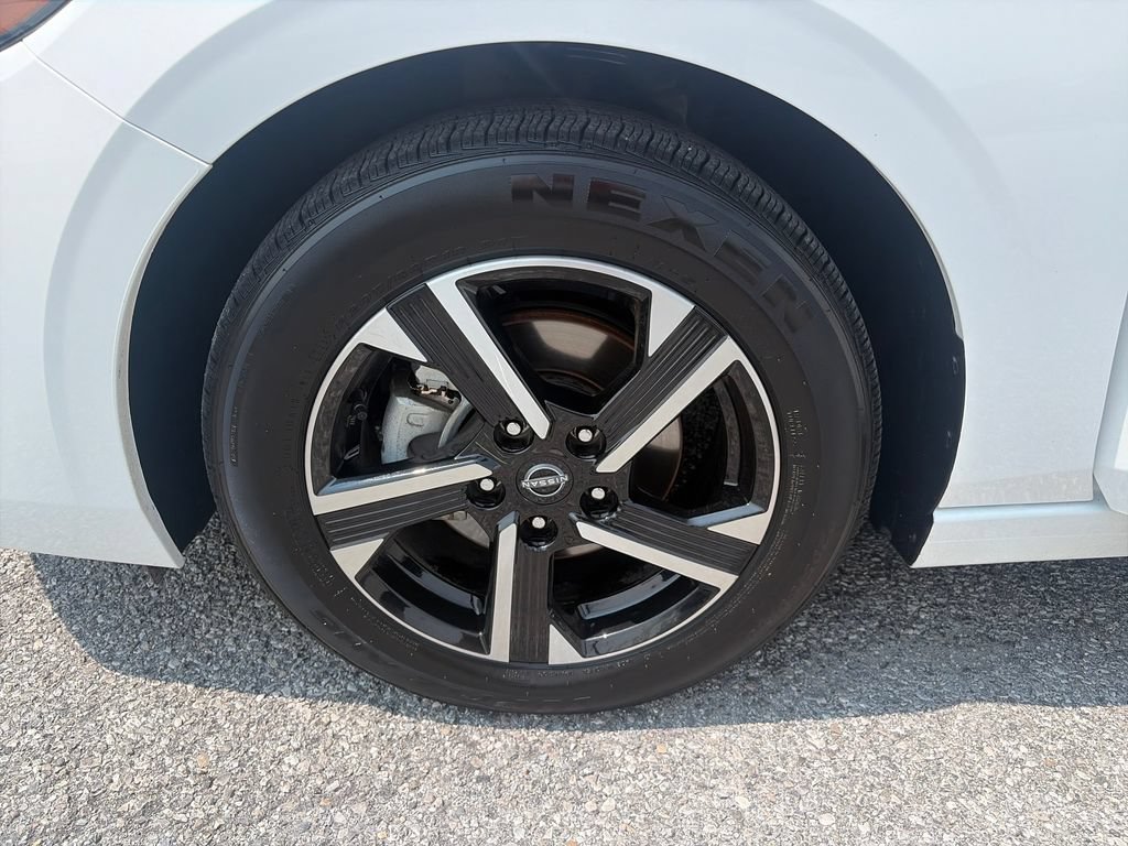 Used 2025 Nissan Sentra SV FWD image 26