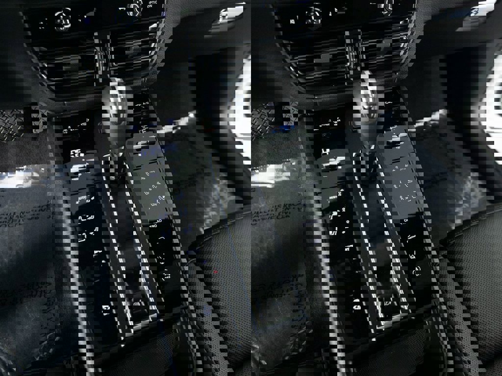 New 2026 Porsche Macan image 26