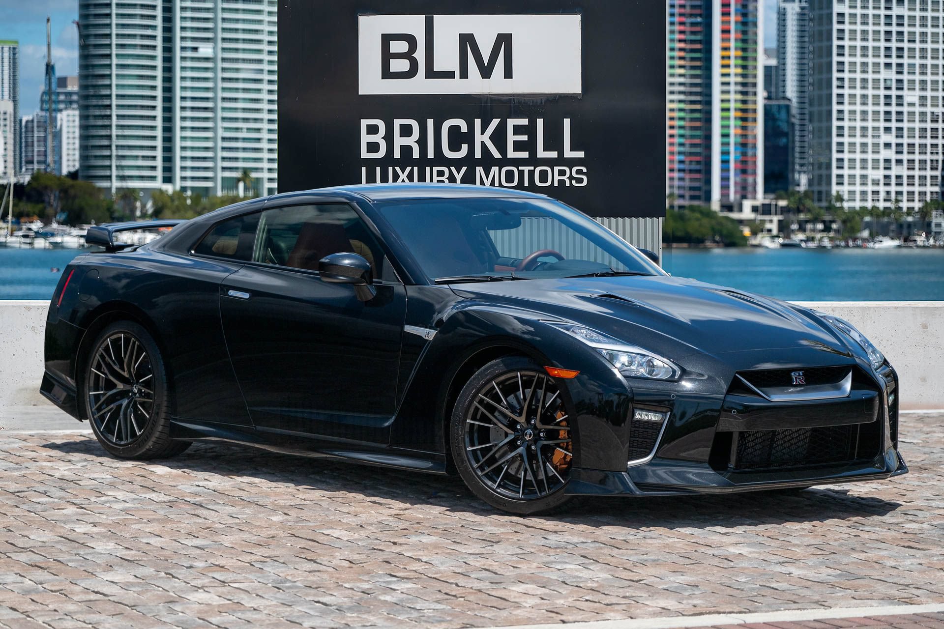 Used 2020 Nissan GT-R Premium w/ Premium Interior Package AWD/4WD image 1