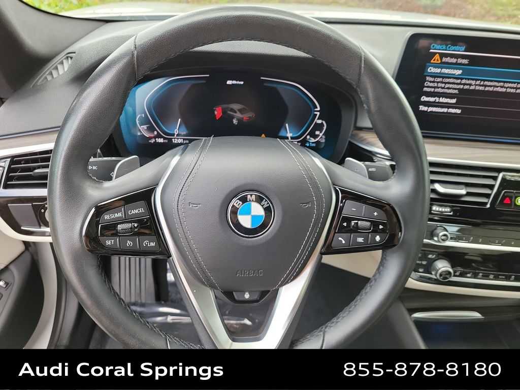 Used 2021 BMW 530e w/ Premium Package image 23