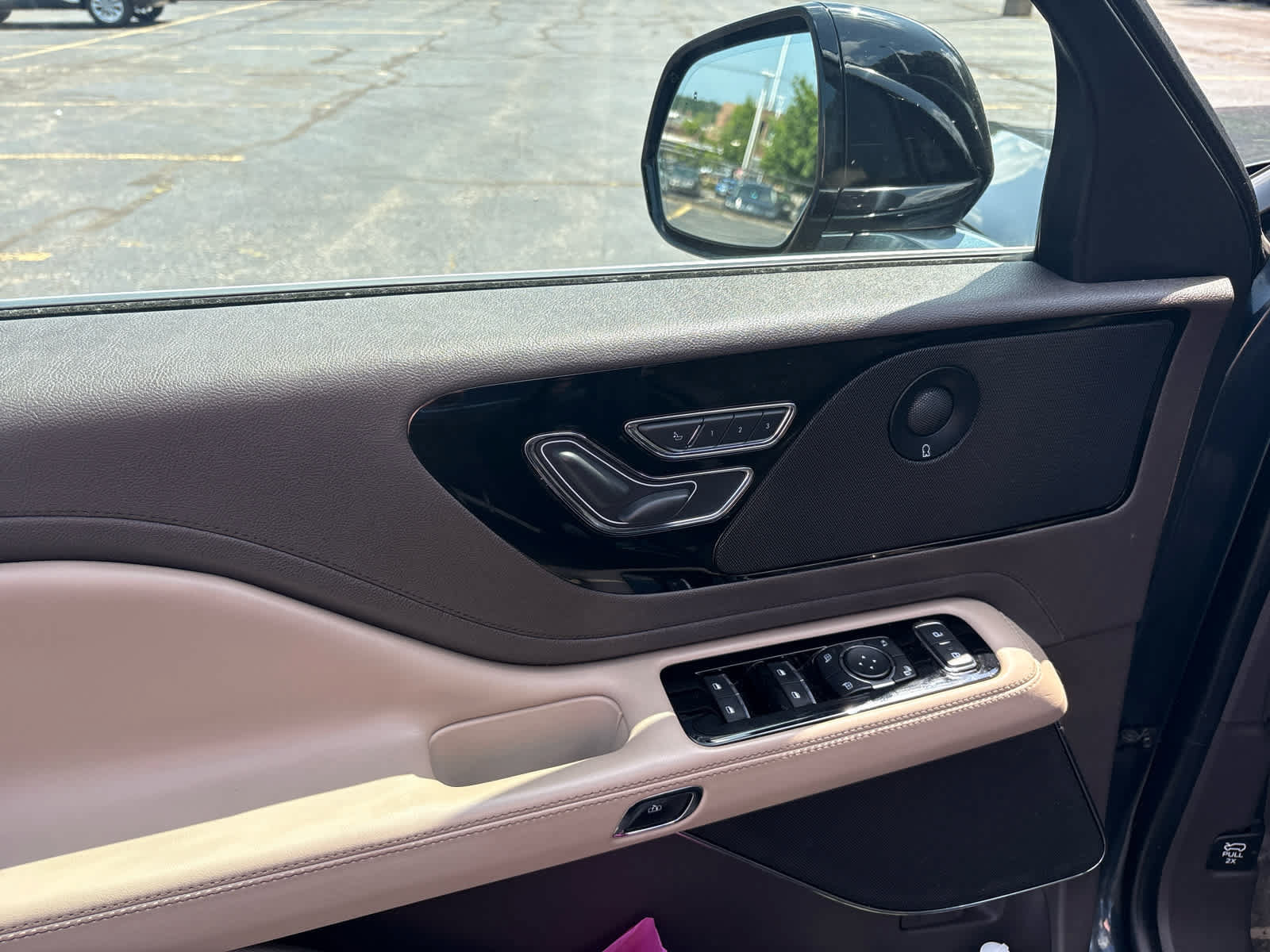 Used 2022 Lincoln Aviator Reserve w/ Equipment Group 201A AWD/4WD image 10