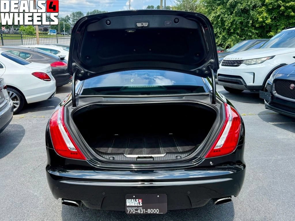 Used 2012 Jaguar XJ RWD image 11