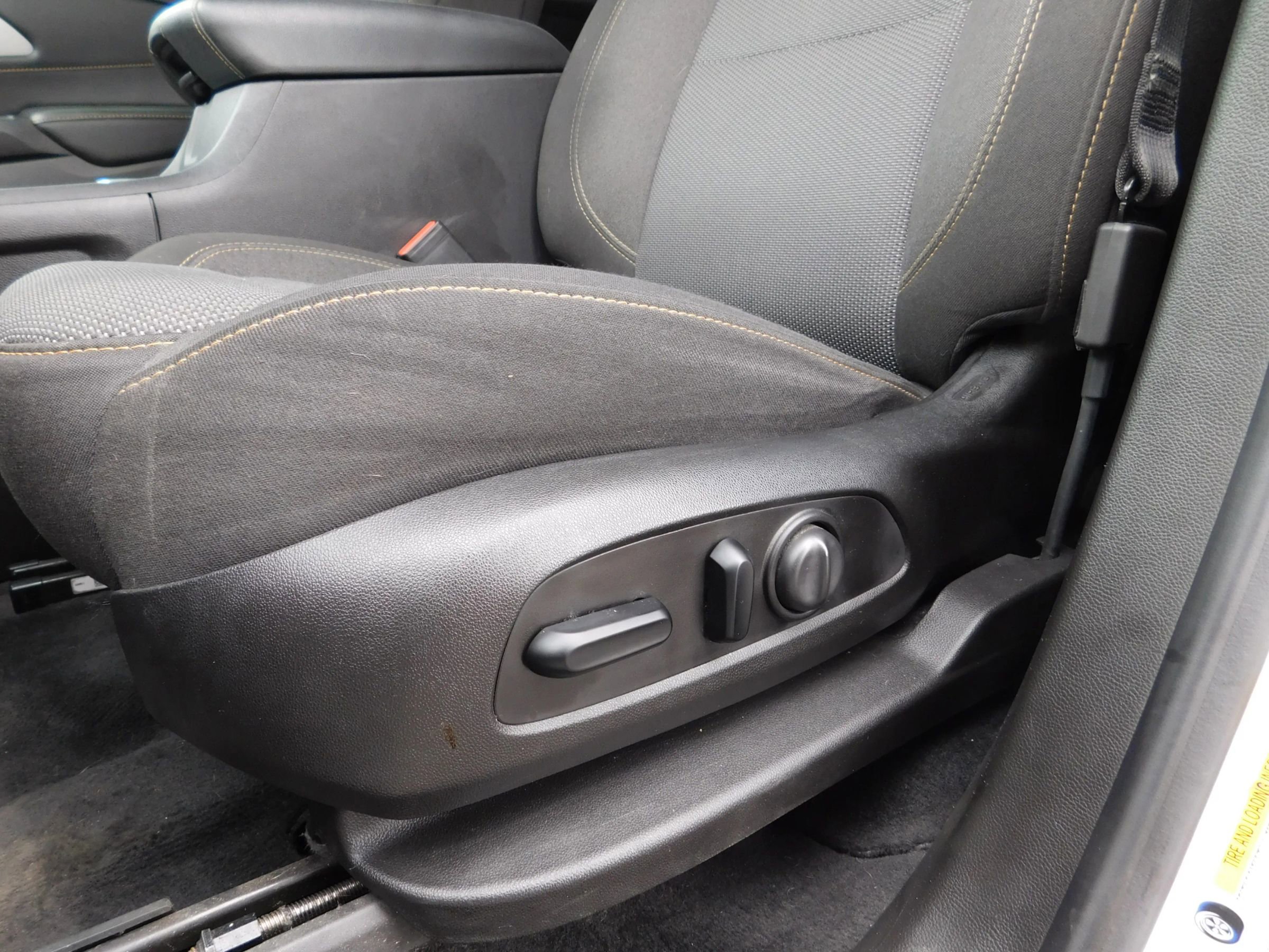 Used 2021 Chevrolet Traverse LT FWD image 15