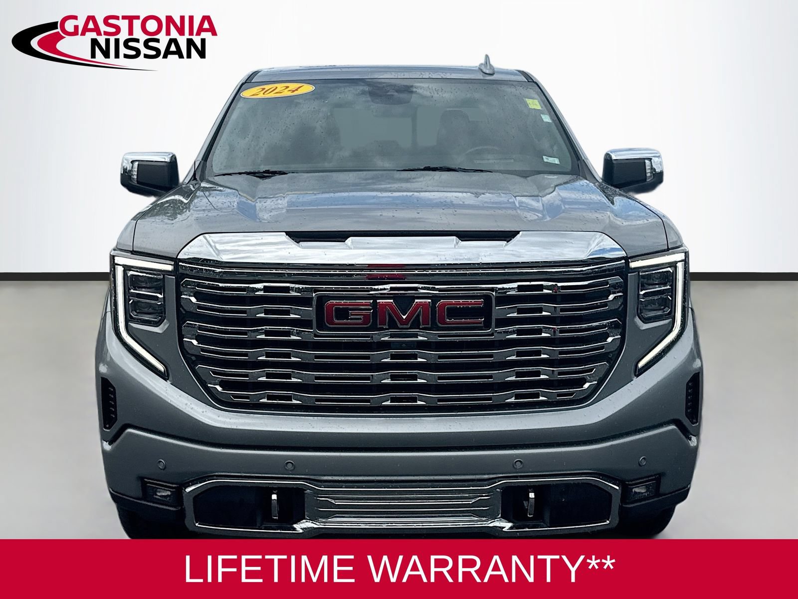 Used 2024 GMC Sierra 1500 Denali AWD/4WD image 2