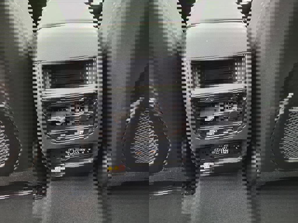 New 2025 Jeep Grand Cherokee Limited w/ Luxury Tech Group II image 19