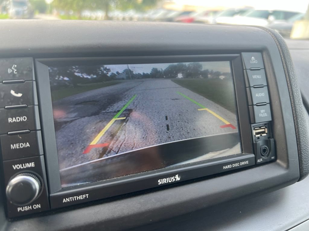 Used 2012 Volkswagen Routan SE FWD image 27