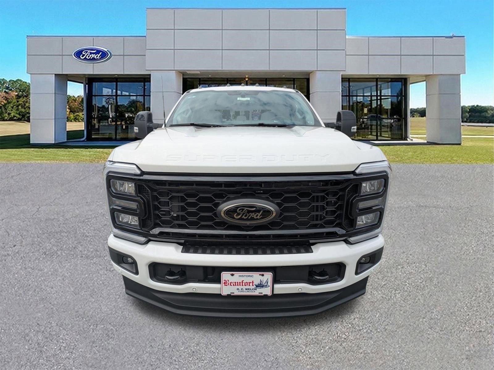 Certified 2026 Ford F250 Lariat w/ Black Appearance Package image 9