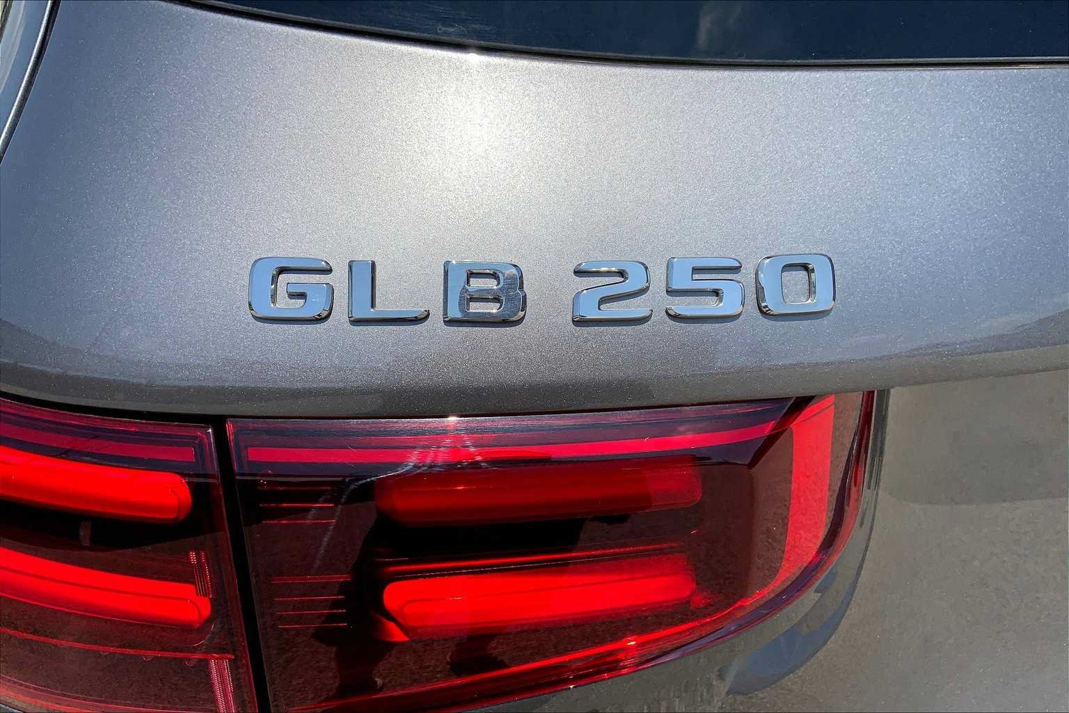 Used 2025 Mercedes-Benz GLB 250 image 7