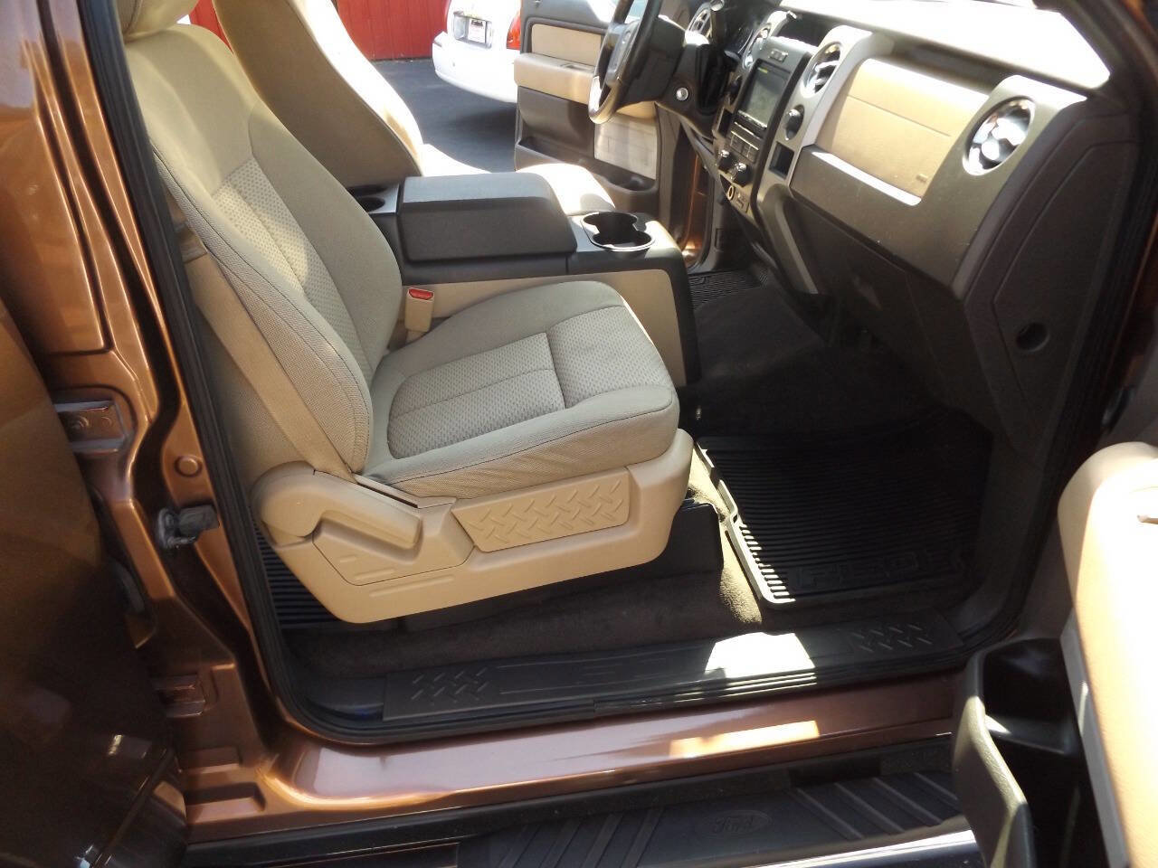 Used 2012 Ford F150 XLT w/ XTR Pkg image 21