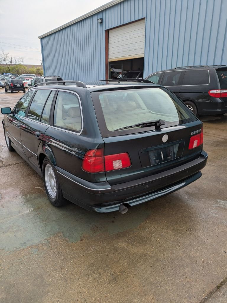 Used 2000 BMW 528i Wagon image 4