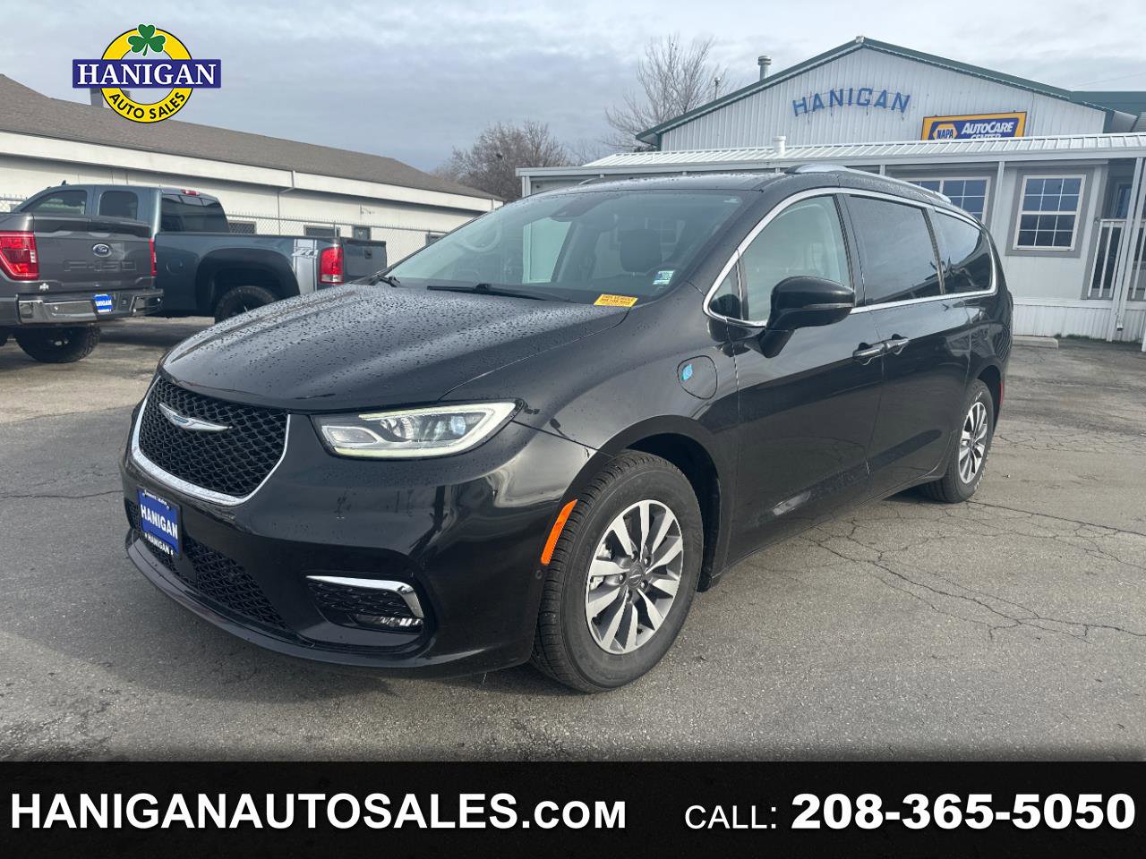 Used 2021 Chrysler Pacifica Touring-L image 1